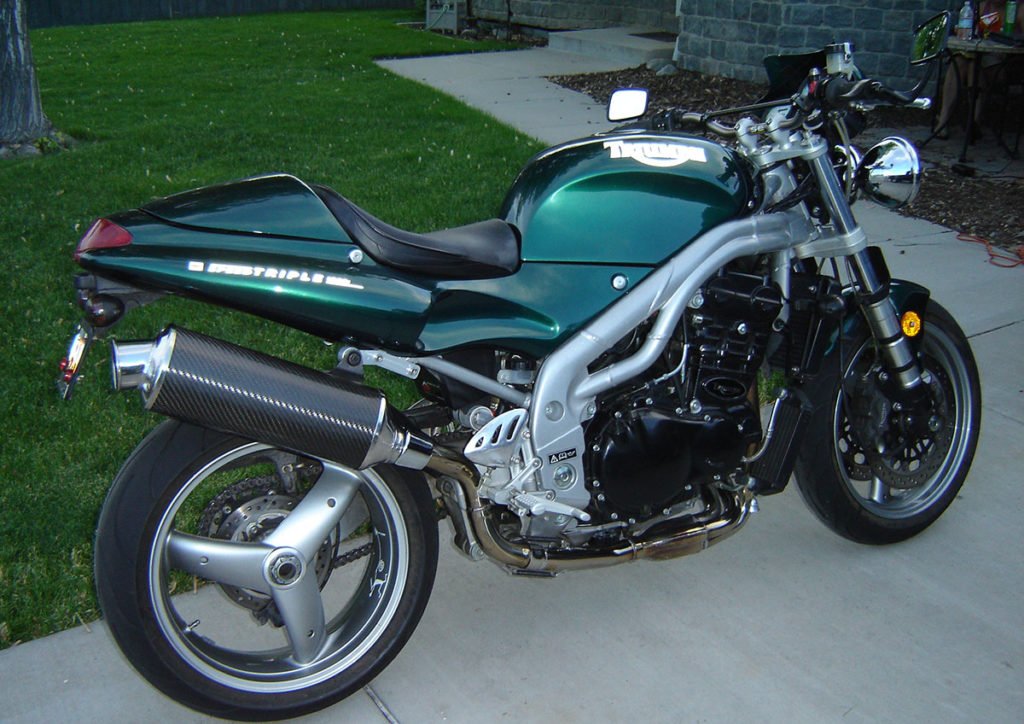 Triumph Speed Triple 955i painted Matrix Green