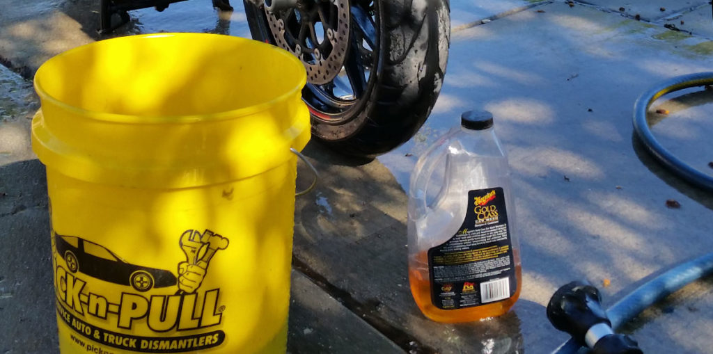 How to wash a motorcycle